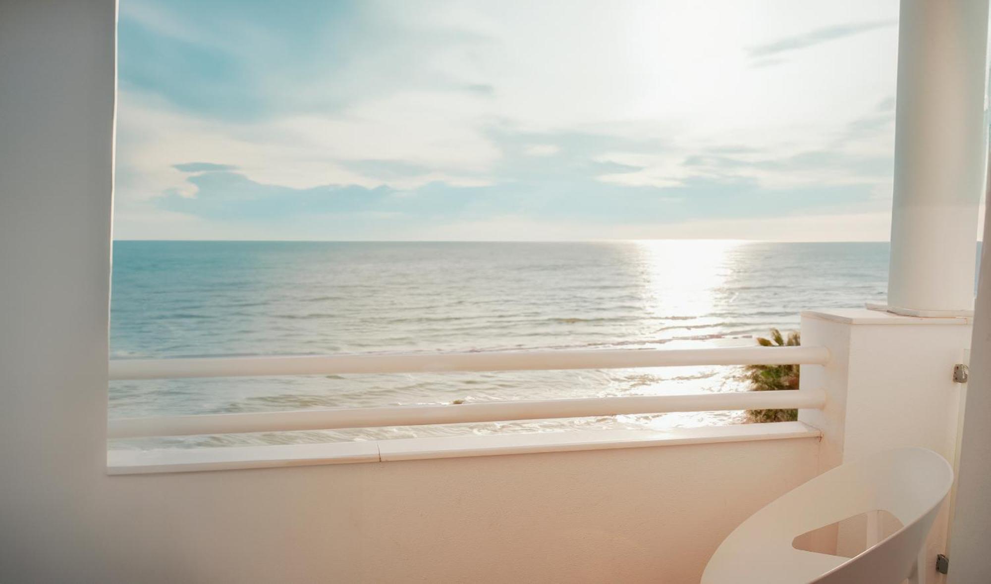 Hotel Vertice Chipiona Mar Екстериор снимка